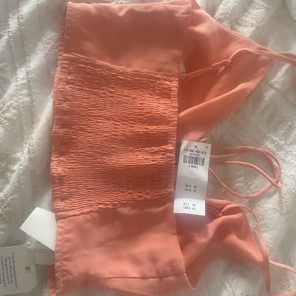 Brand new + Cute Halter Top (Abercrombie & Fitch) - Picture 4 of 5